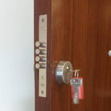 cerrajero-mul-t-lock-rosales-bogota.webp
